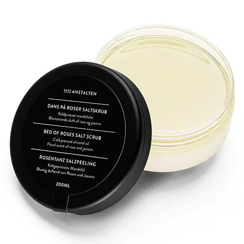Bodyscrub dans på roser