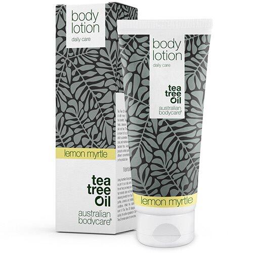 Australian Bodycare's Body Lotion er den ideelle løsning for dig, der ønsker en nærende og fugtgivende creme til tør, uren hud på kroppen. Den unikke formel med Tea Tree Oil og Lemon bekæmper effektivt bakterier og efterlader huden blød og plejet. Perfekt til at berolige og pleje huden efter badet. Den lette konsistens absorberes hurtigt og giver langvarig hydrering. Lad dig forkæle af denne skønne body lotion, som hjælper med at fugte og pleje din hud.

- Indeholder Tea Tree Oil og Lemon, som bekæmper bakterier
- Velegnet til tør og uren hud på kroppen
- Efterlader huden blød og plejet
- Let absorberende konsistens
- Langvarig hydrering
- Ideel til brug efter badet